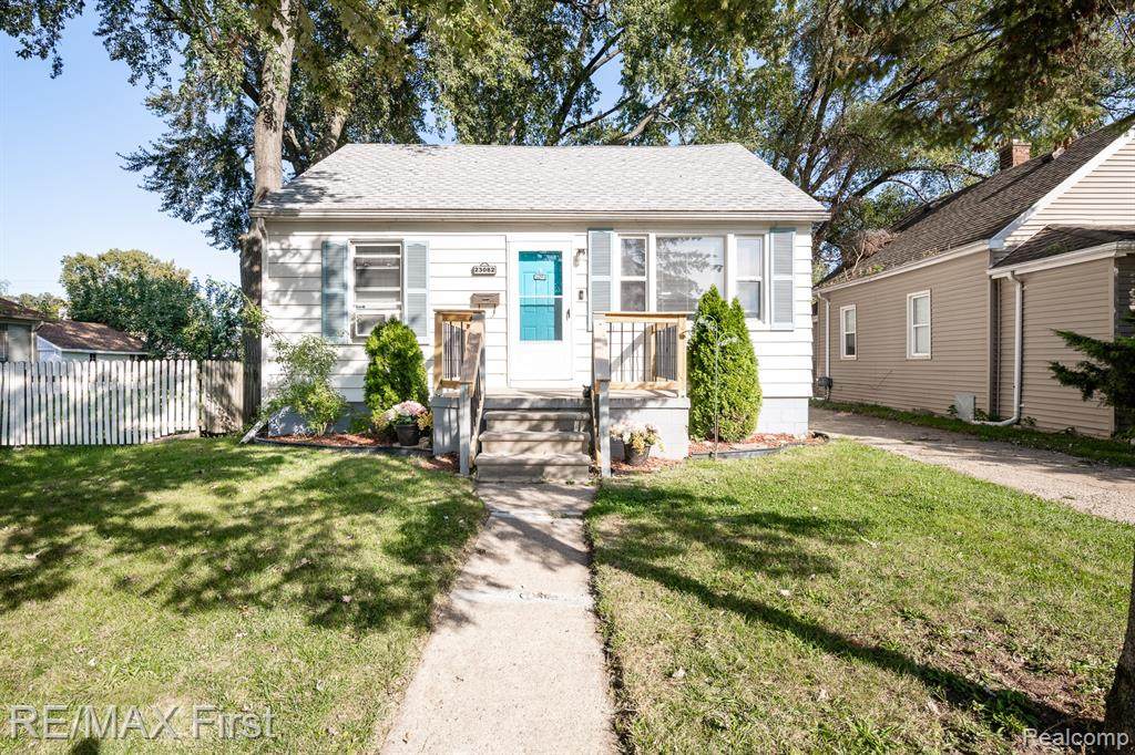 23082 Shakespeare Avenue - Photo 1