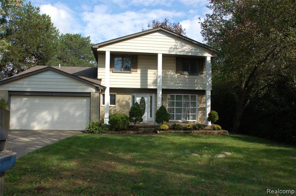 2871 Sandhurst Drive - Photo 1