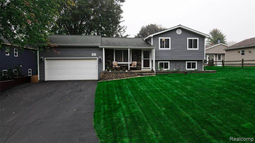 283 Shamrock Hl - Photo 1