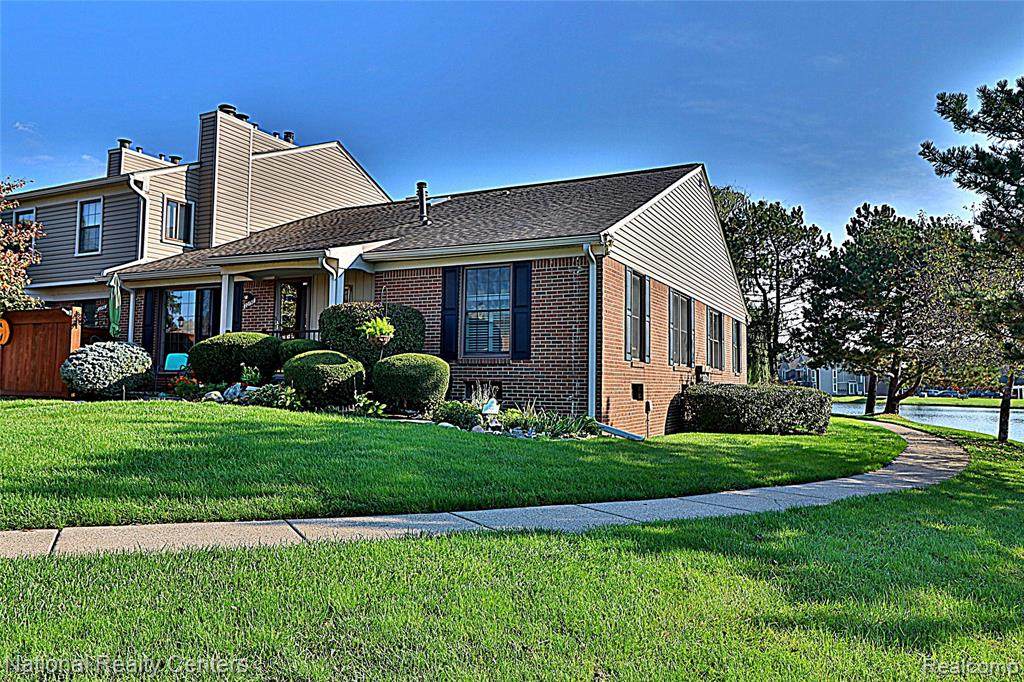 22158 Edgewater - Photo 1