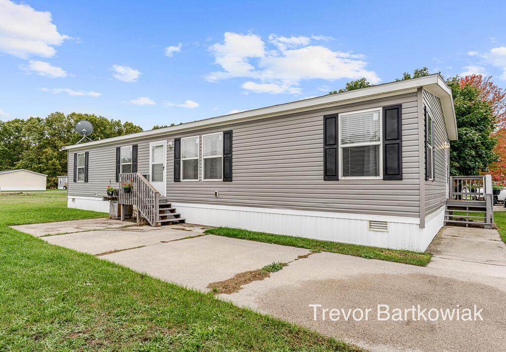 14928 Saint Clair Drive - Photo 1