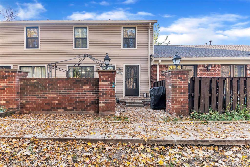 15352 Renshaw Drive - Photo 1
