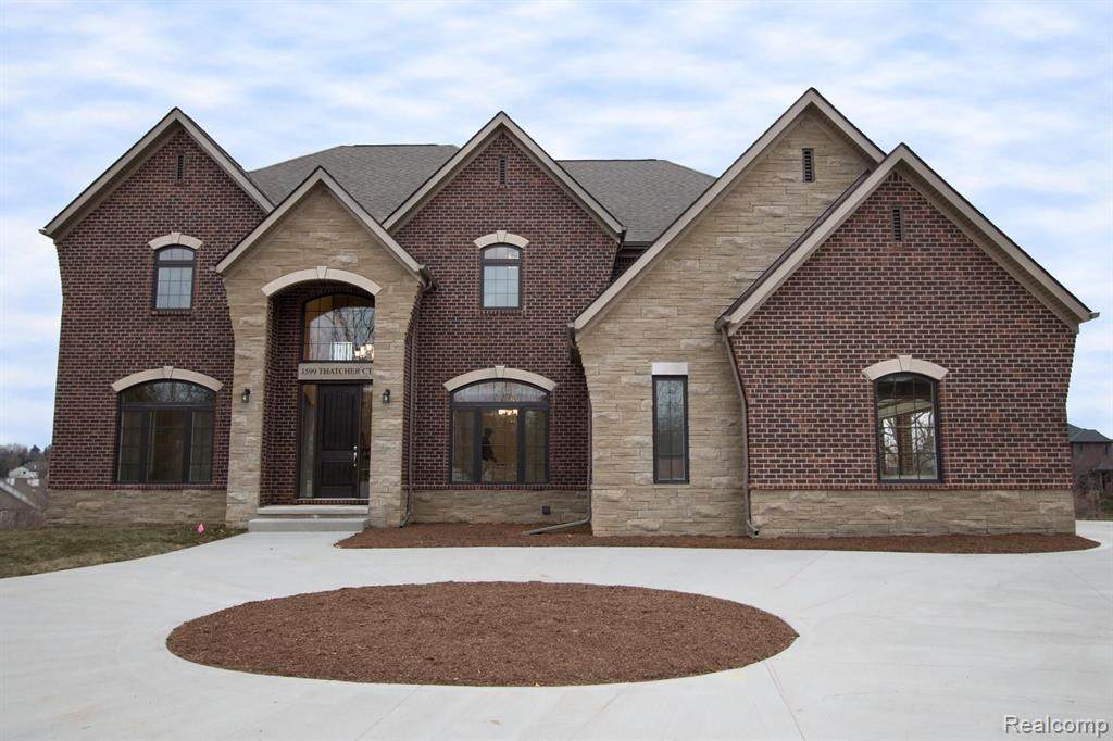 55 Twin Oaks Drive - Photo 1