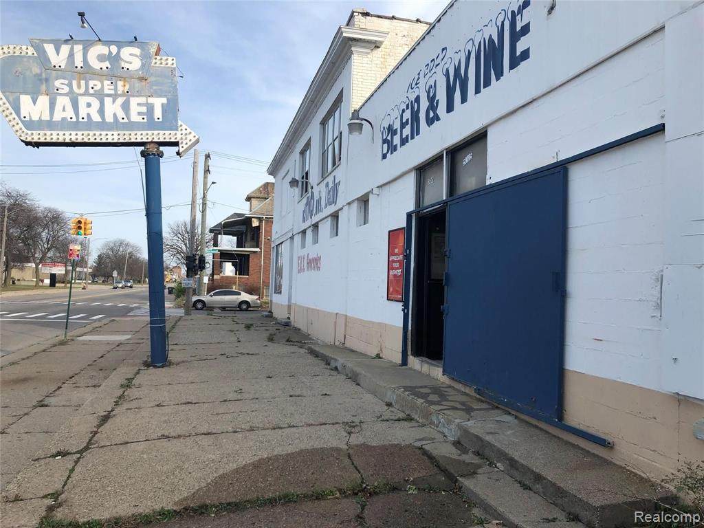 5009 Tireman Street - Photo 1