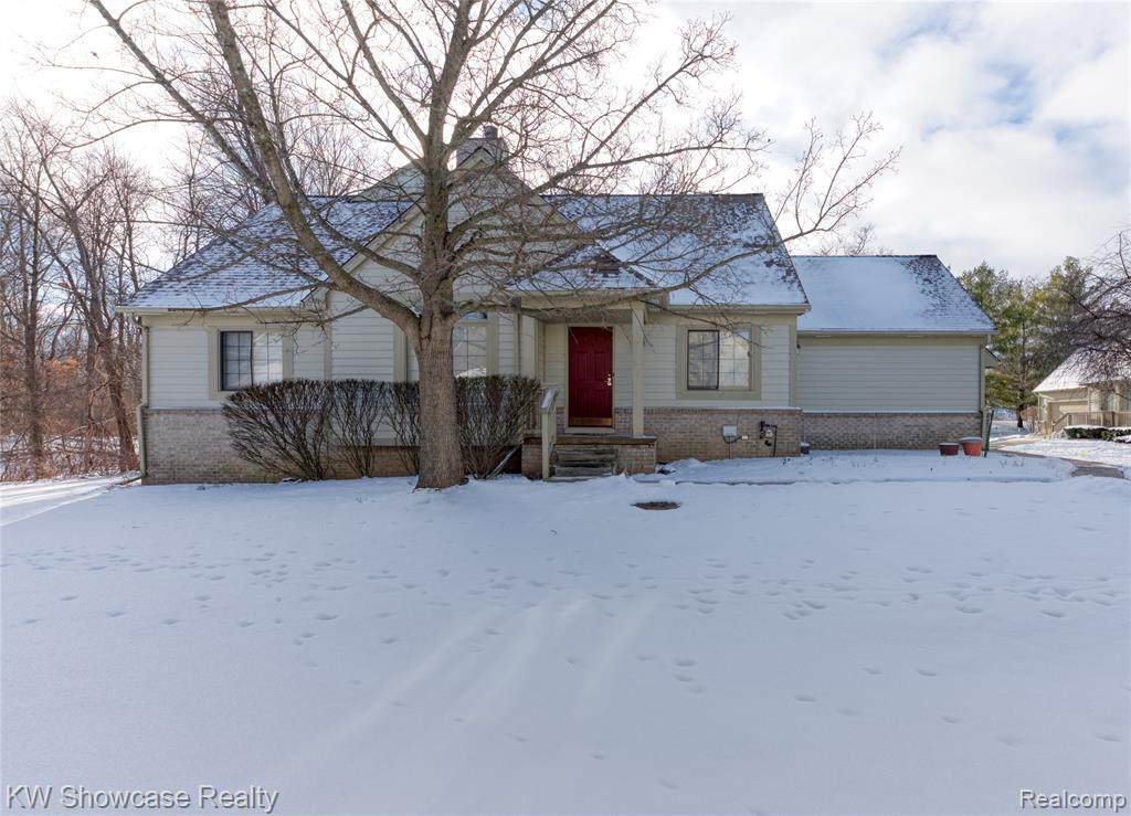 2766 Honey Suckle Court - Photo 1