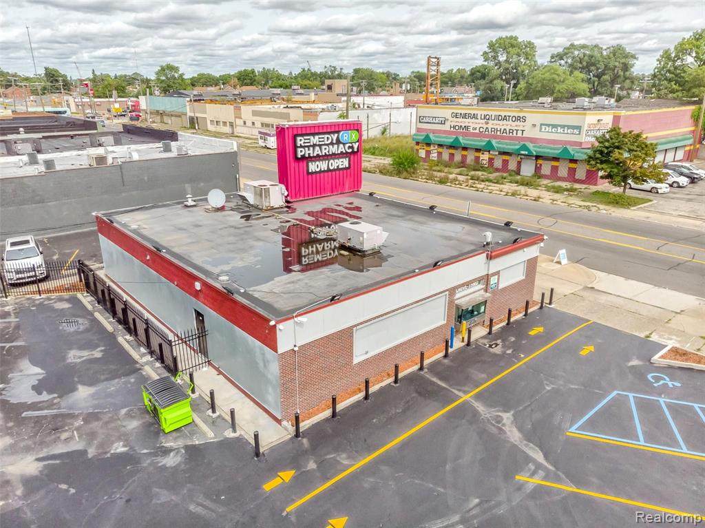 16841 Schaefer Highway - Photo 1