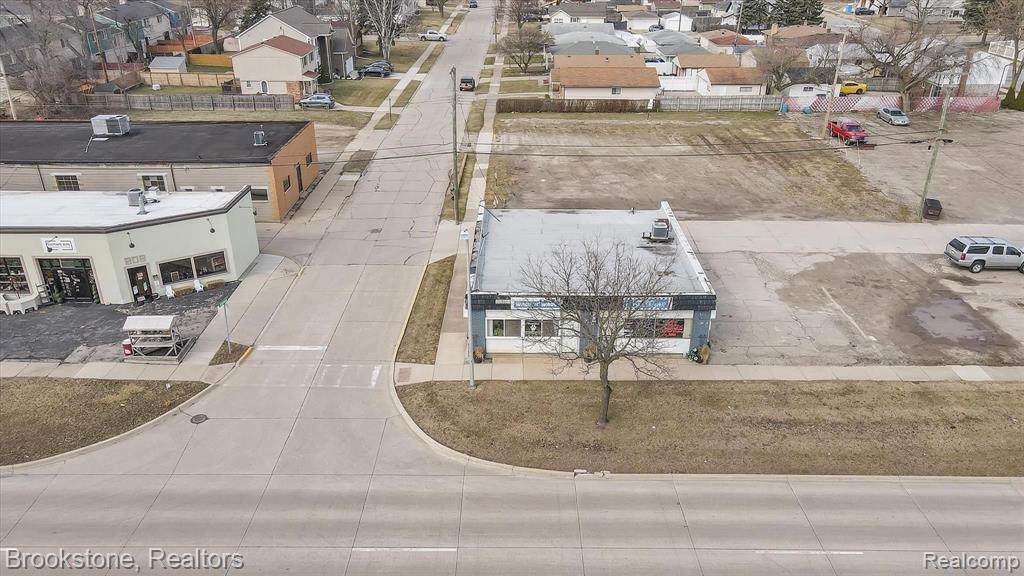 740 W 14 Mile Road Road - Photo 1