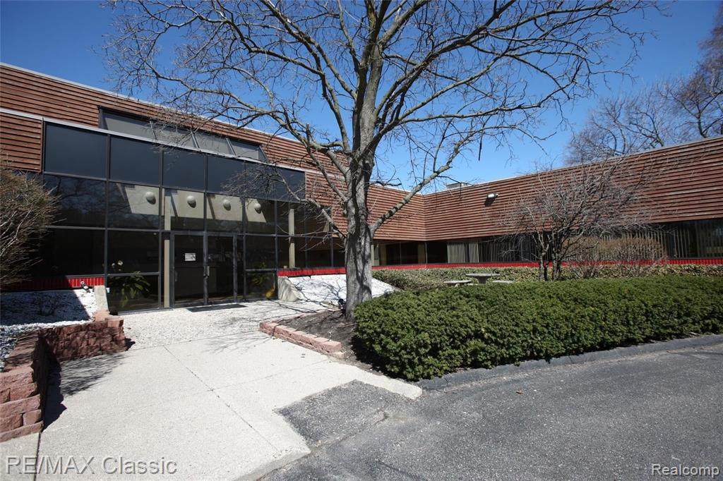 2525 Crooks Road - Photo 1