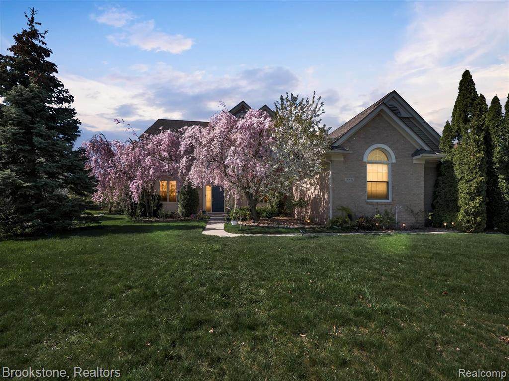 558 Highlands Drive - Photo 1