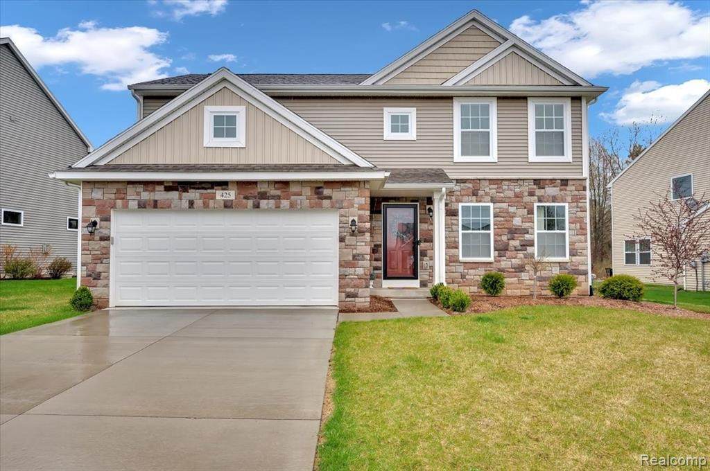 425 Knollwood Drive - Photo 1
