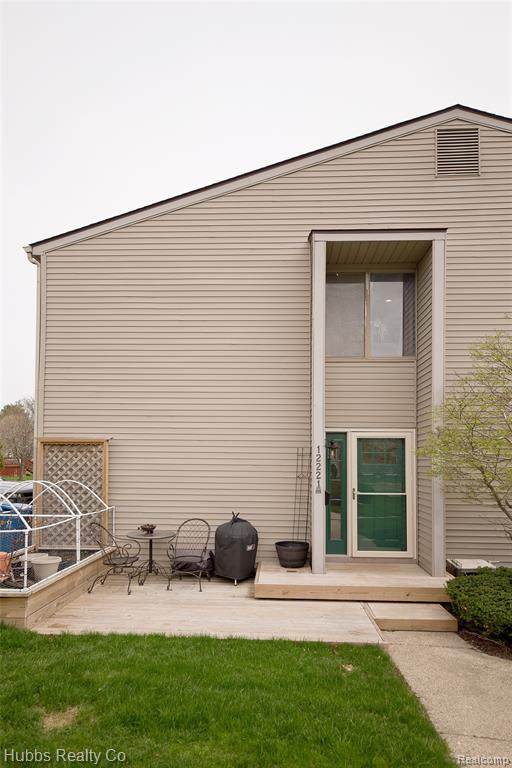 12221 Woodside Drive - Photo 1