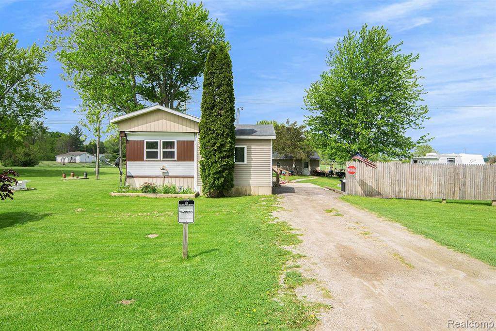 9433 Main Street - Photo 1