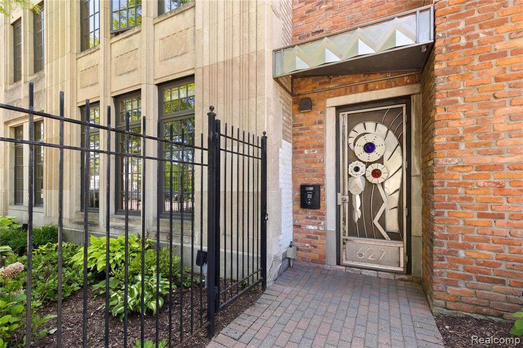 627 Alexandrine Street - Photo 1