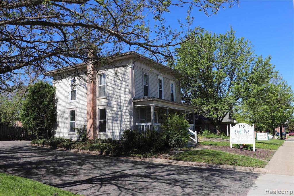 710 Grand River Avenue - Photo 1
