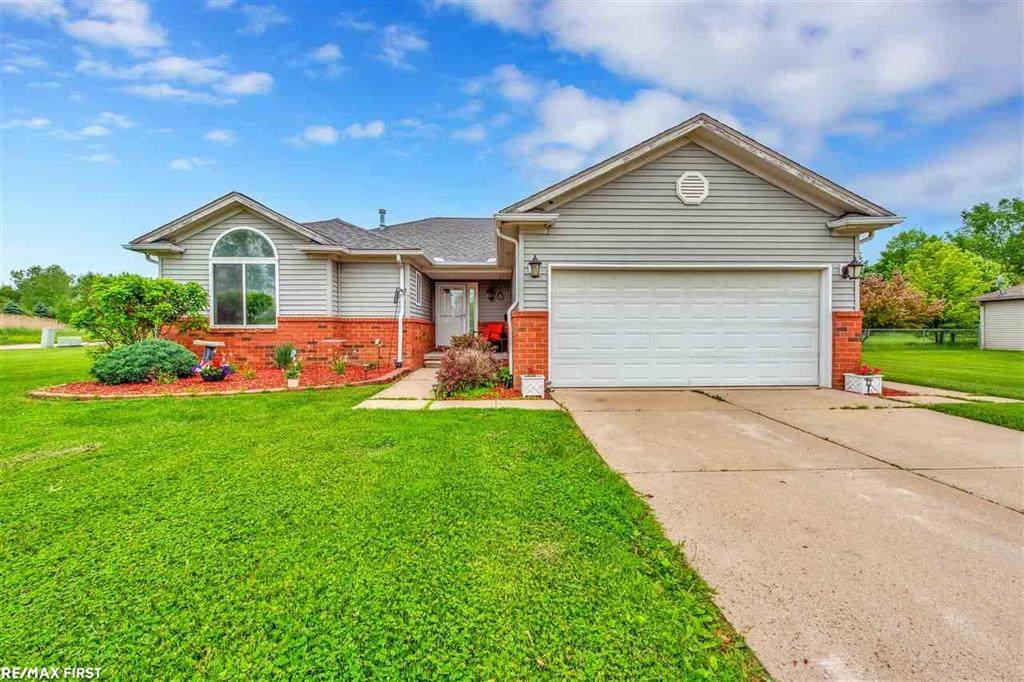 151 Deer Park E - Photo 1