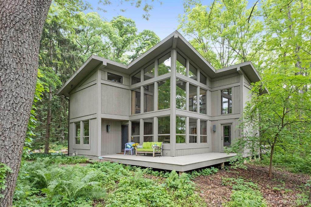 1460 Burgundy Road - Photo 1