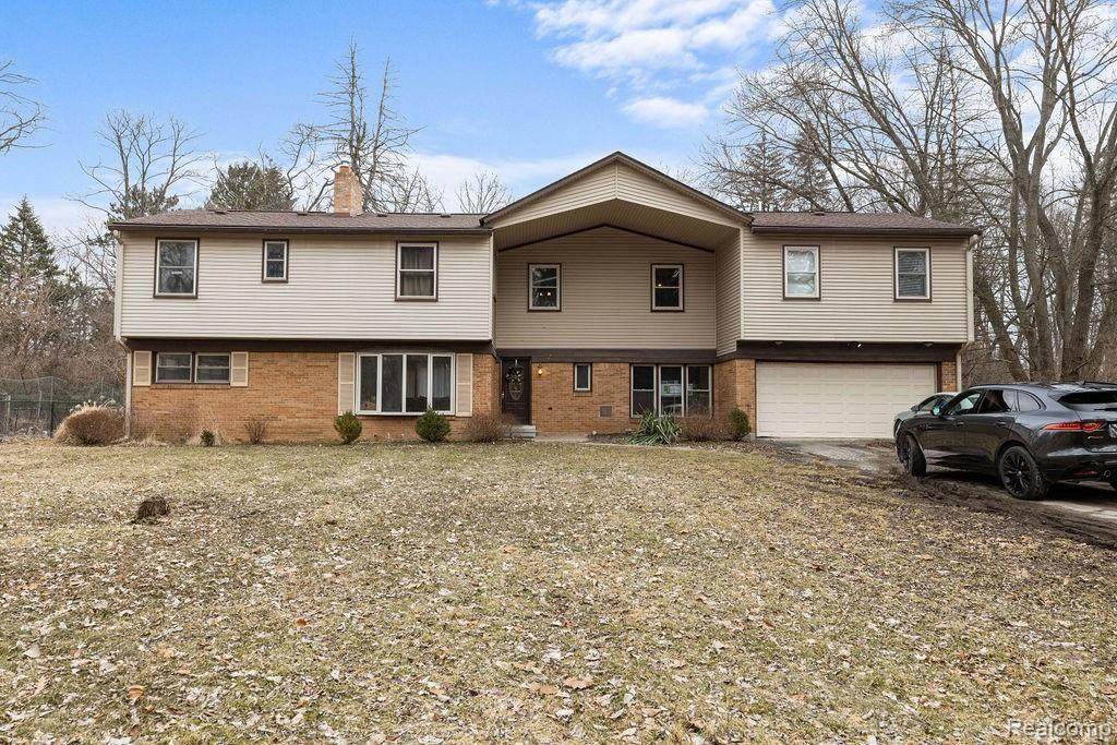 22160 Hamilton Avenue - Photo 1