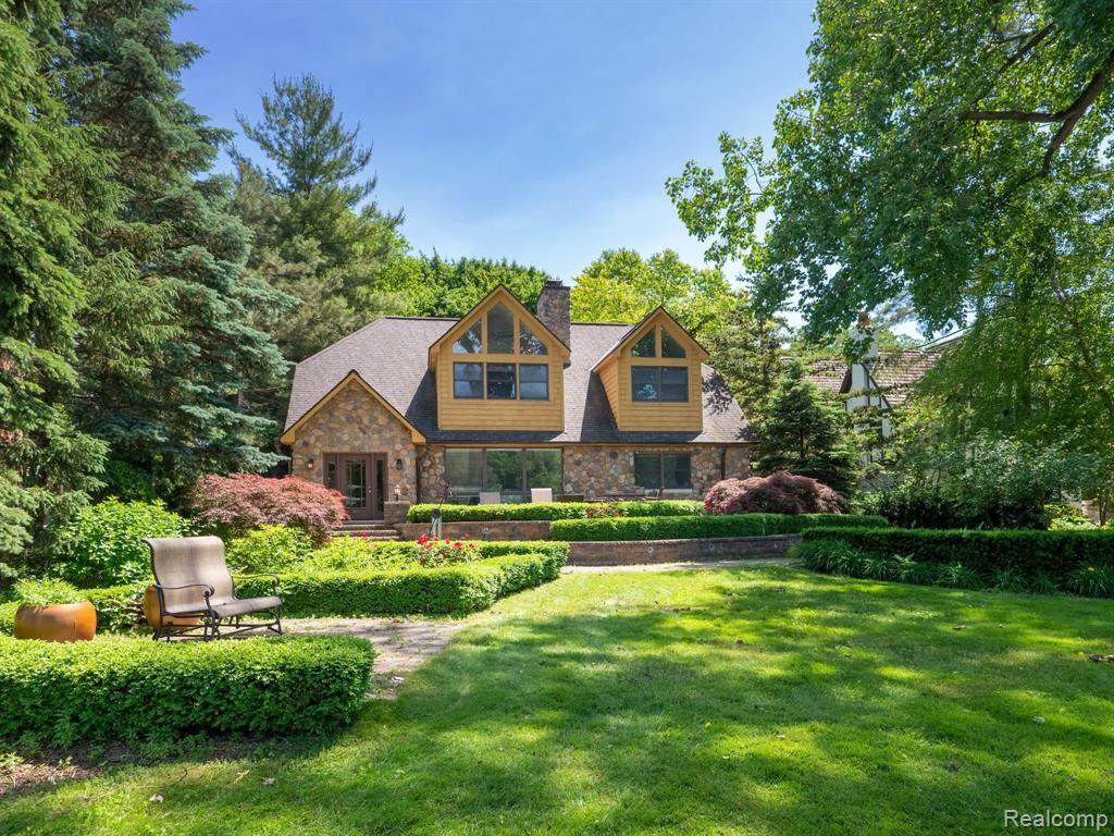 440 Lakeside Drive - Photo 1