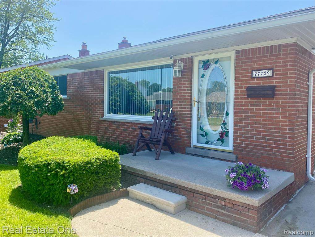 27729 Mackenzie Drive - Photo 1