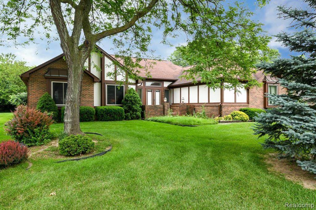 38800 Cornwall Court - Photo 1