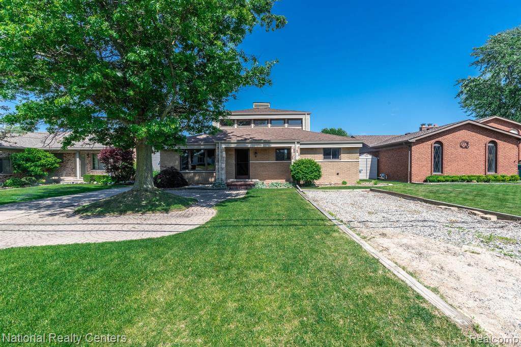 37894 Lakeville Street - Photo 1