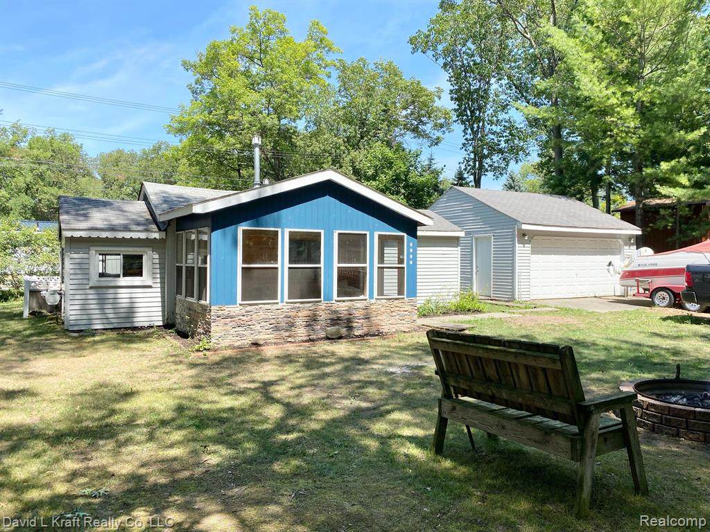 6980 Saginaw Street - Photo 1