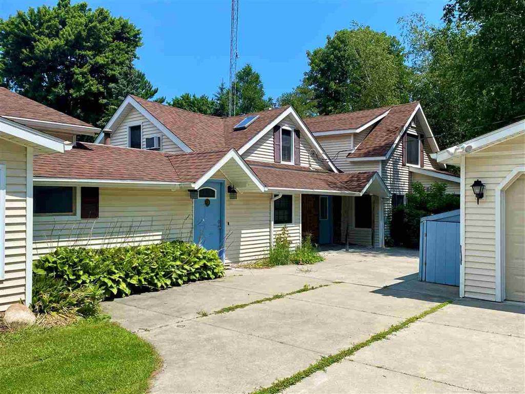 1101 Lakeshore - Photo 1
