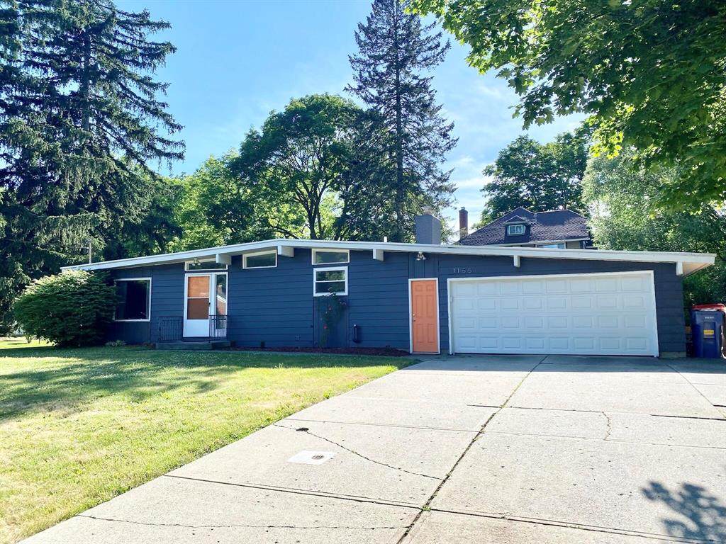 1155 Carpenter Avenue - Photo 1