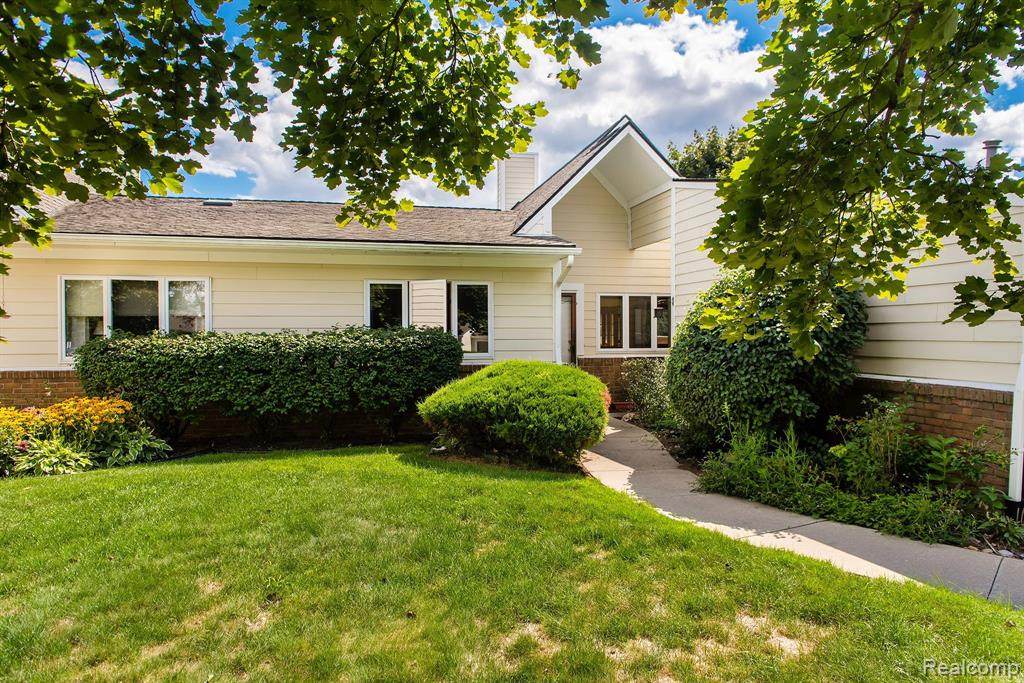 35313 Hillside Drive - Photo 1