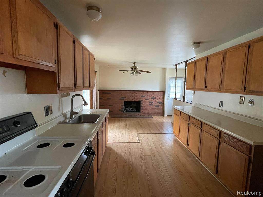 30766 Dorset Street - Photo 1