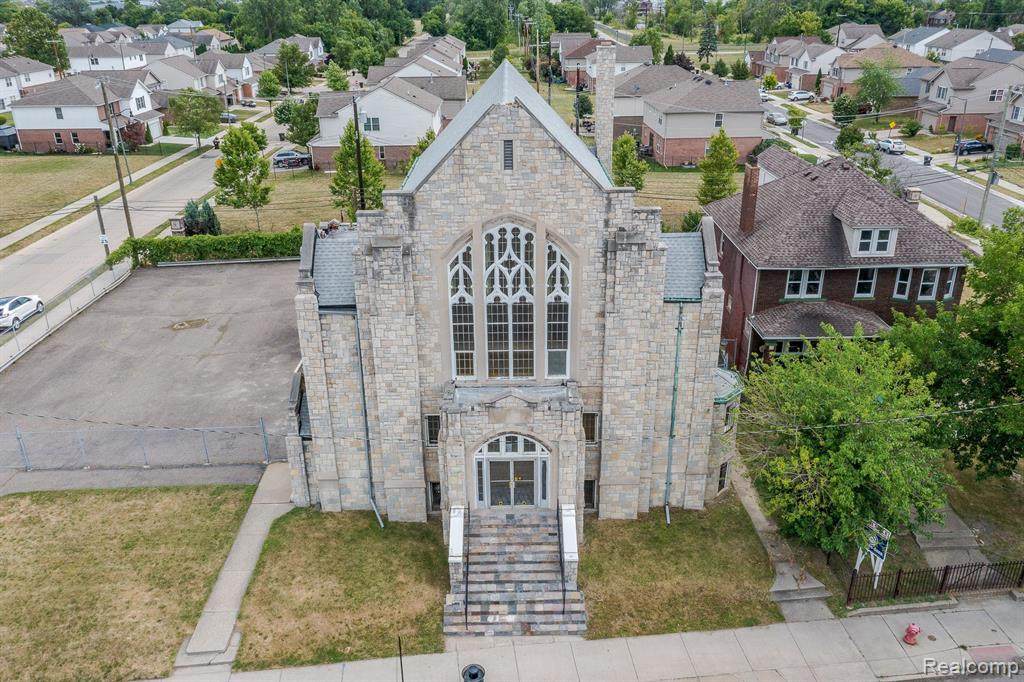 10624 Jefferson Avenue - Photo 1