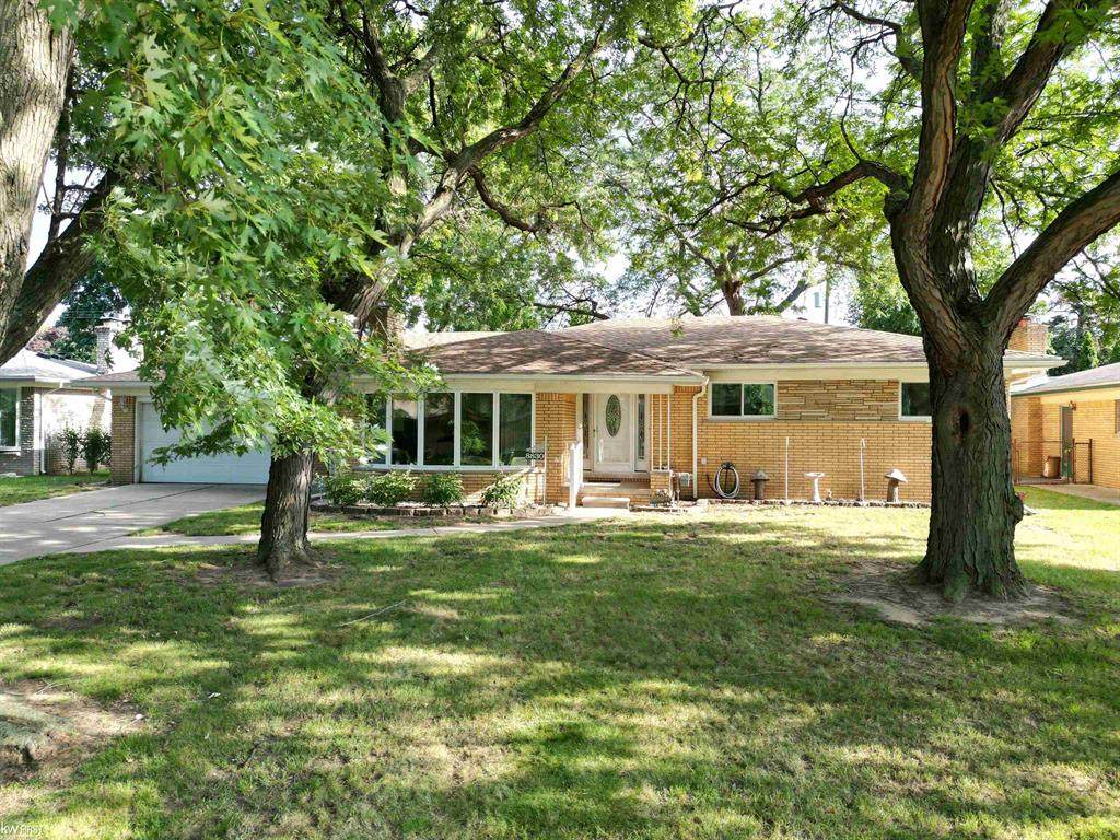 8830 Pemberton - Photo 1