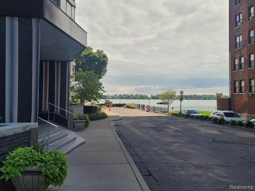 8200 Jefferson Avenue - Photo 1
