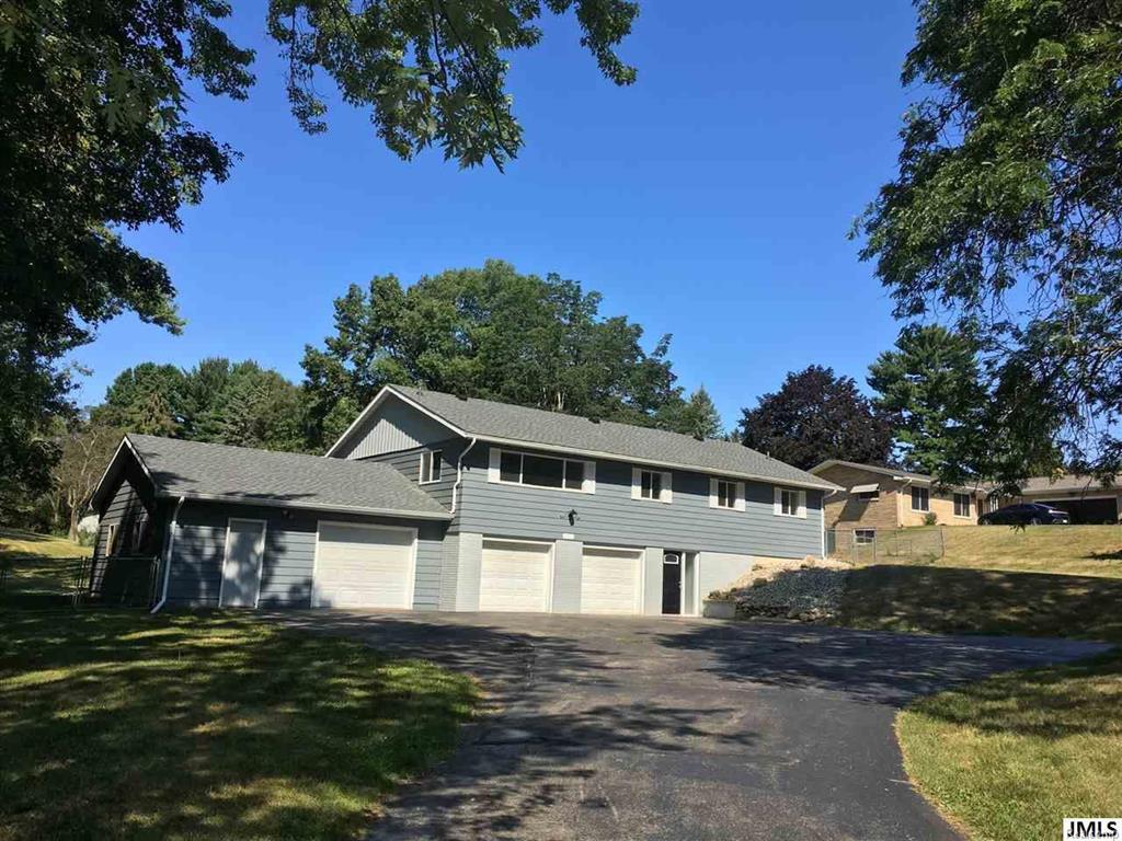 2312 Pioneer - Photo 1