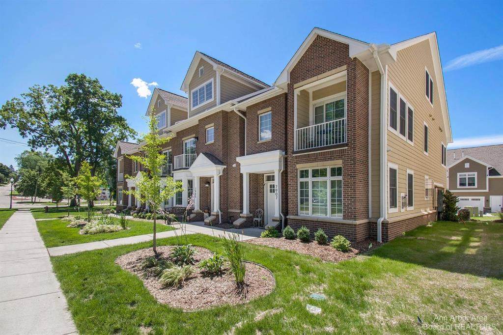 7905 Grand Street - Photo 1