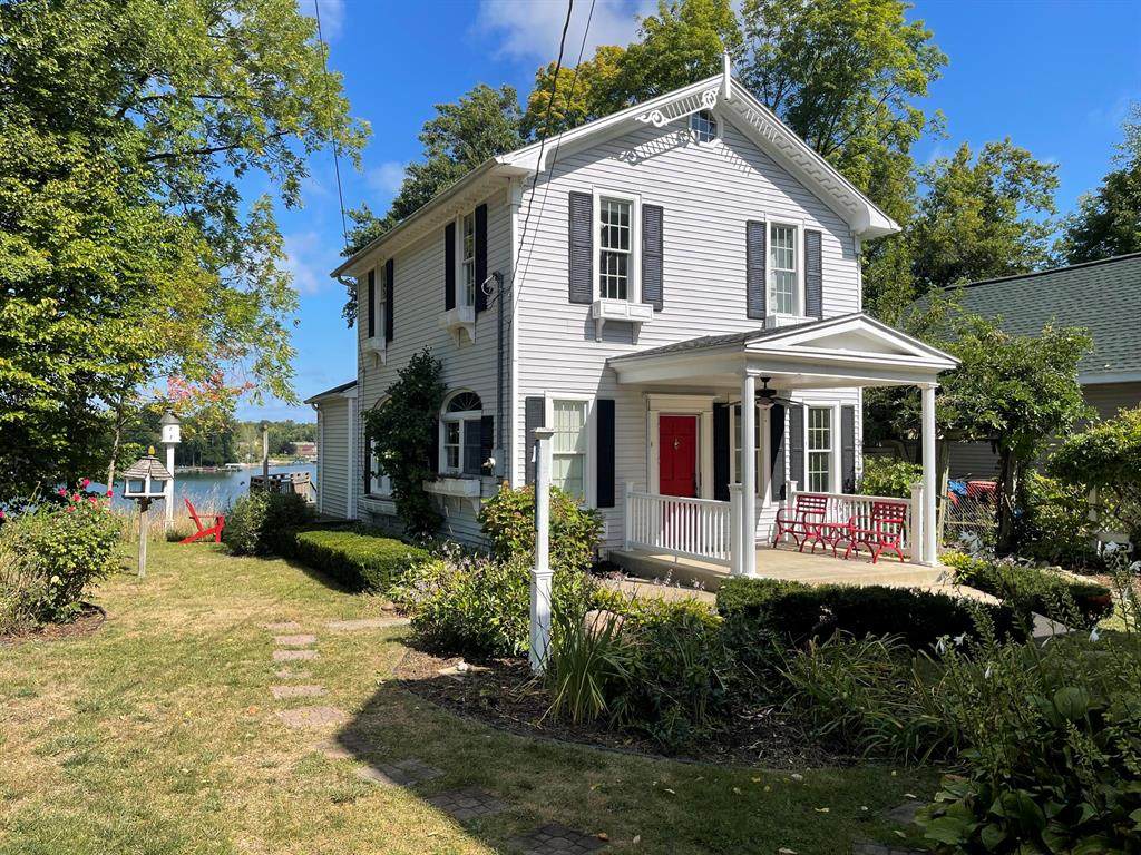 7945 Lakewood Drive - Photo 1