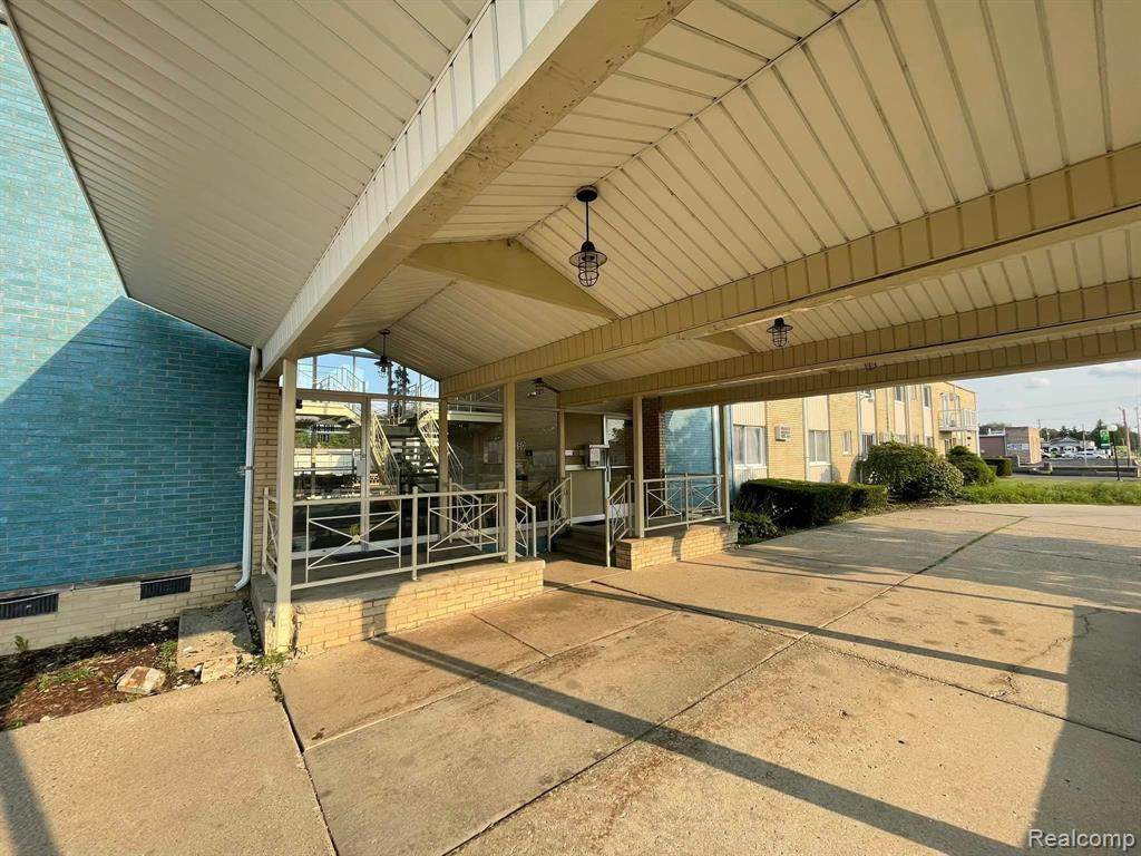 7350 Inkster Road - Photo 1