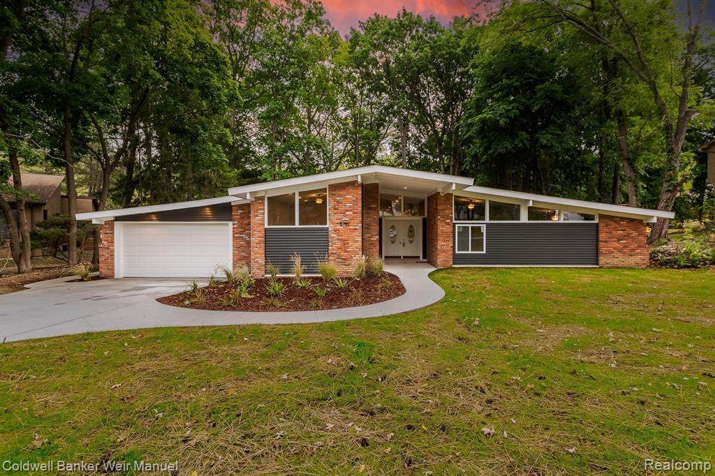 5782 Tequesta Drive - Photo 1