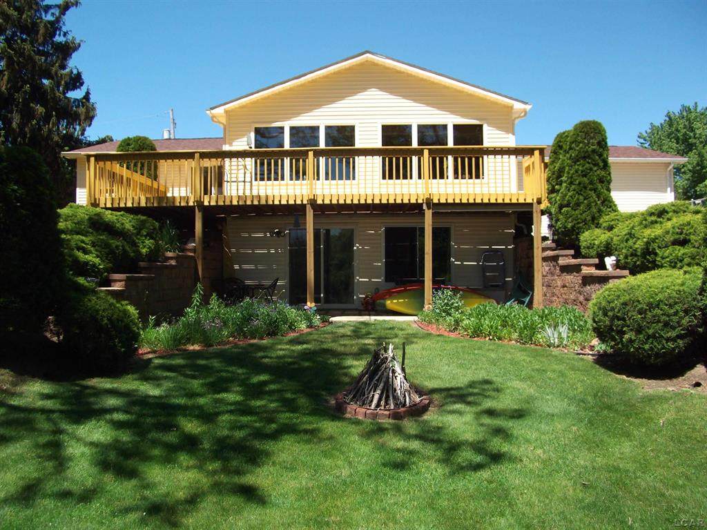 210 Burt - Photo 1