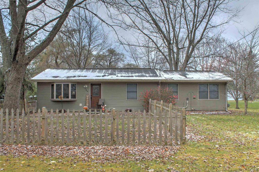 746 Hillcrest Dr - Photo 1