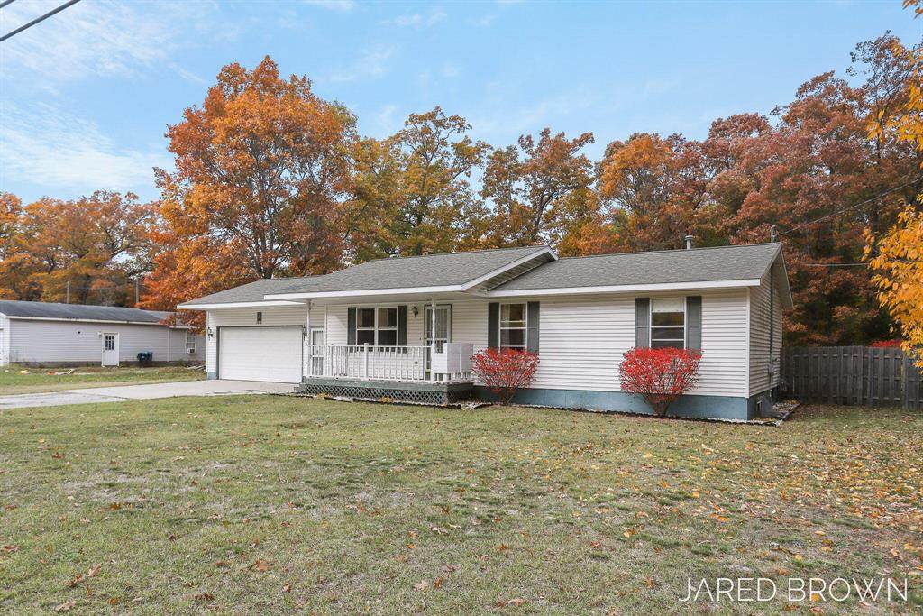 1674 Summit Avenue - Photo 1