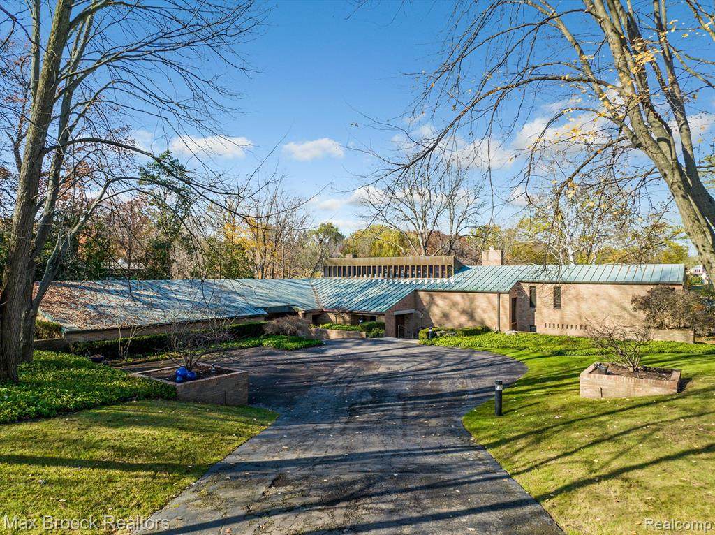 27816 Lakehills Drive - Photo 1
