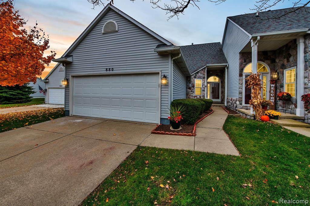 880 Village Way - Photo 1