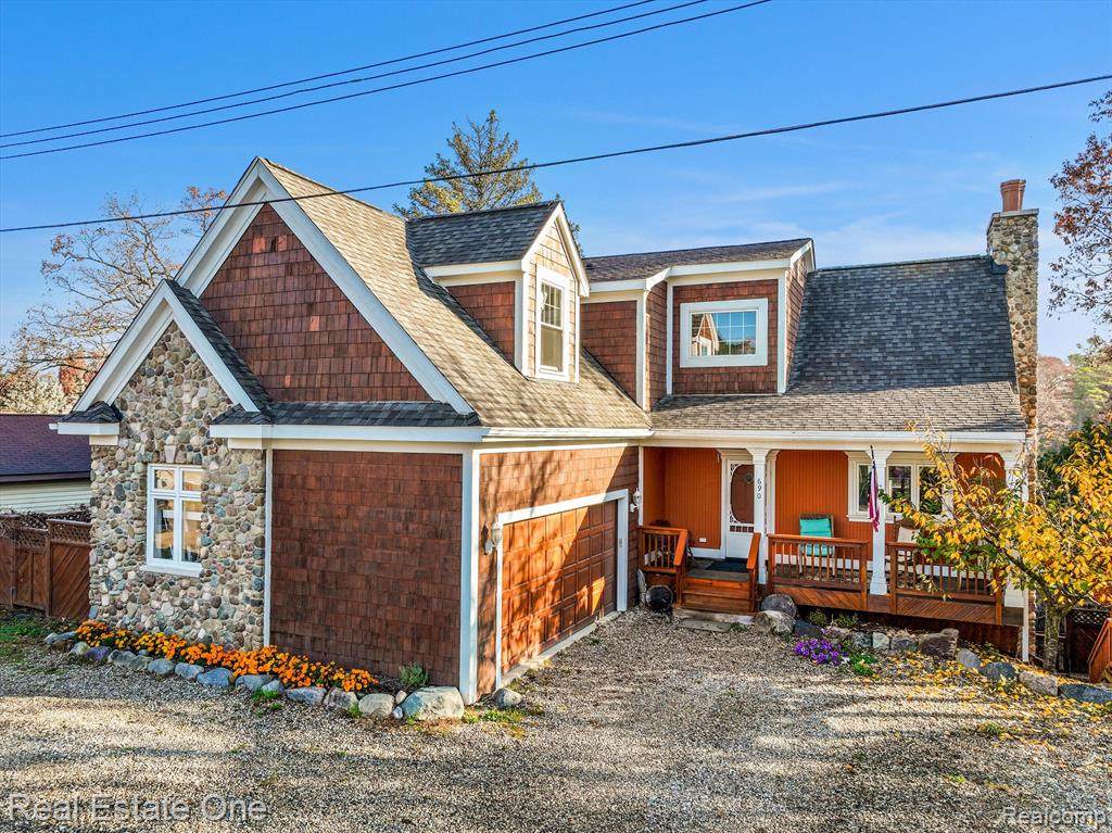 690 Fernhurst Drive - Photo 1