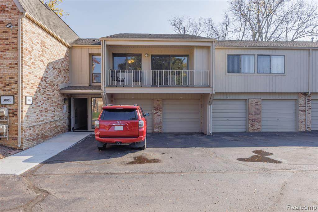 3885 Lone Pine Road - Photo 1