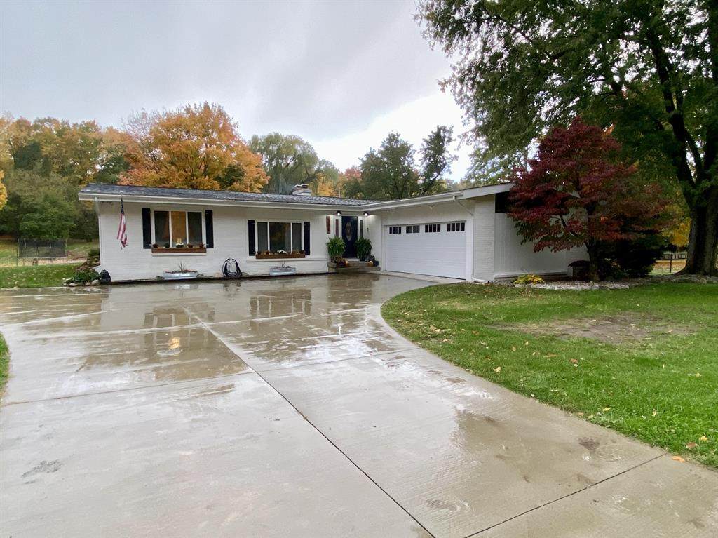 386 100th Street - Photo 1