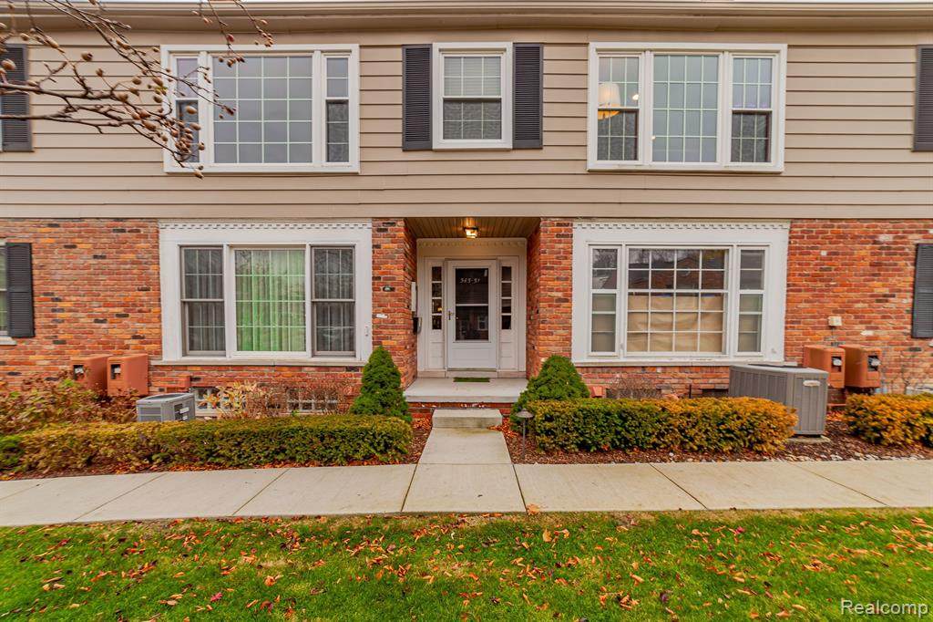 551 Old Woodward Avenue - Photo 1