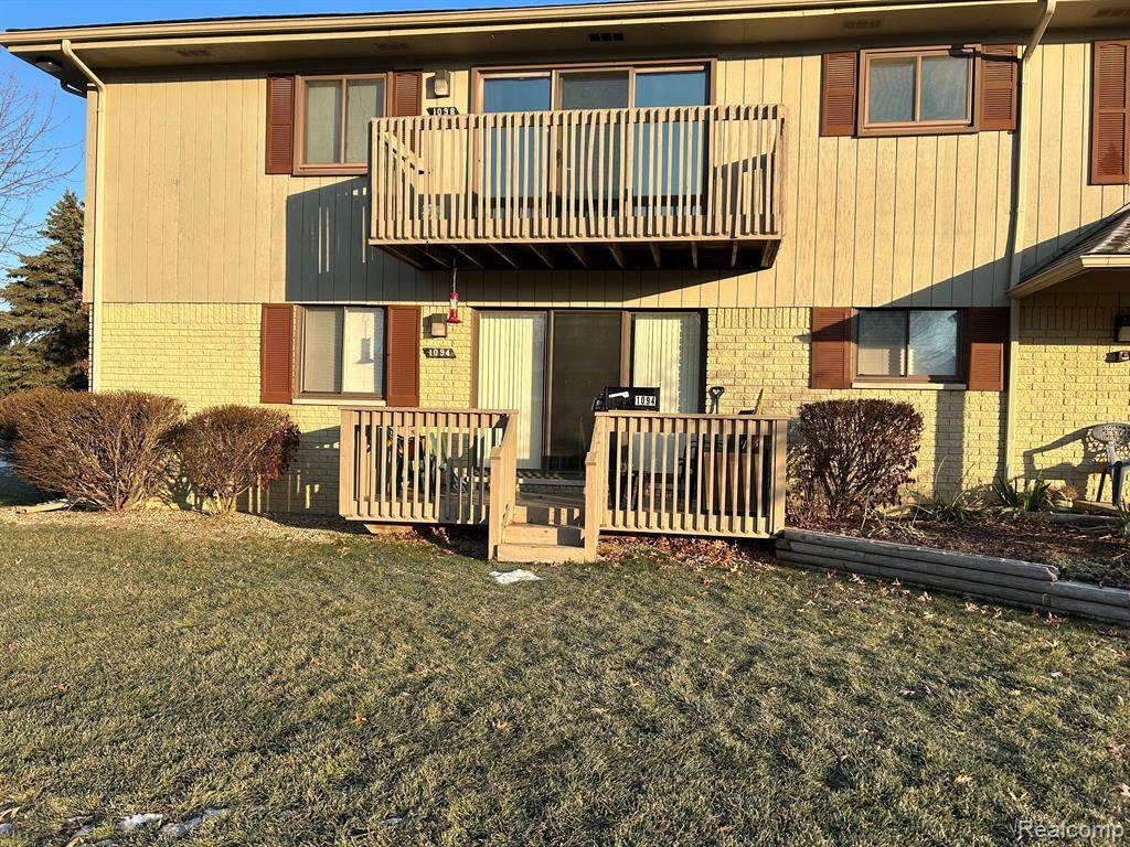 1094 Hillcrest Drive - Photo 1