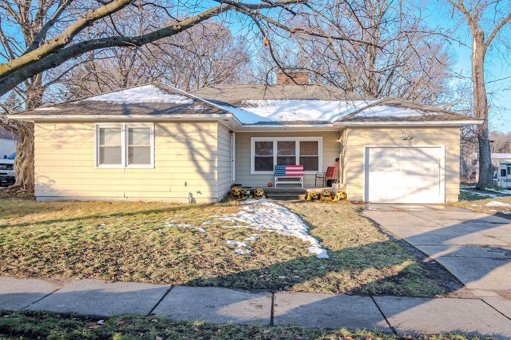 2660 Ray Avenue - Photo 1