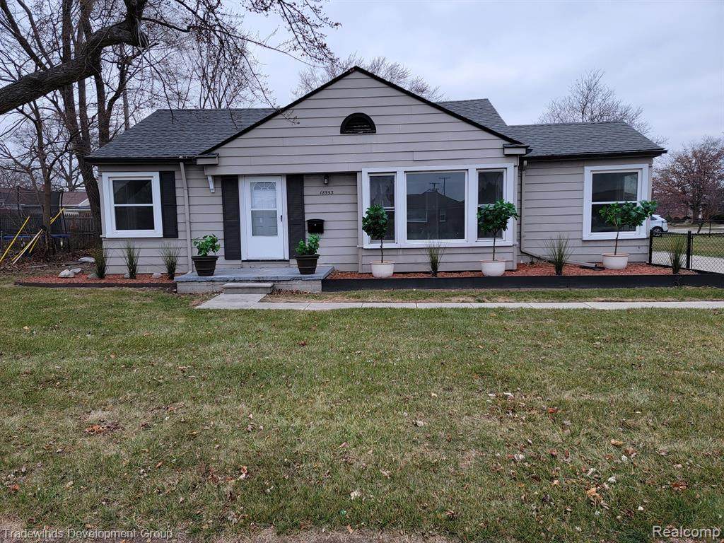 18553 10 MILE Road - Photo 1